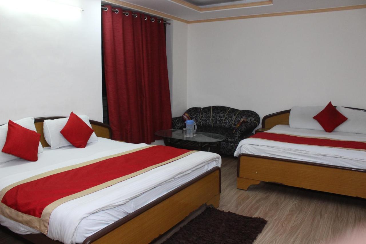Hotel Dolls Inn Nainital Kültér fotó