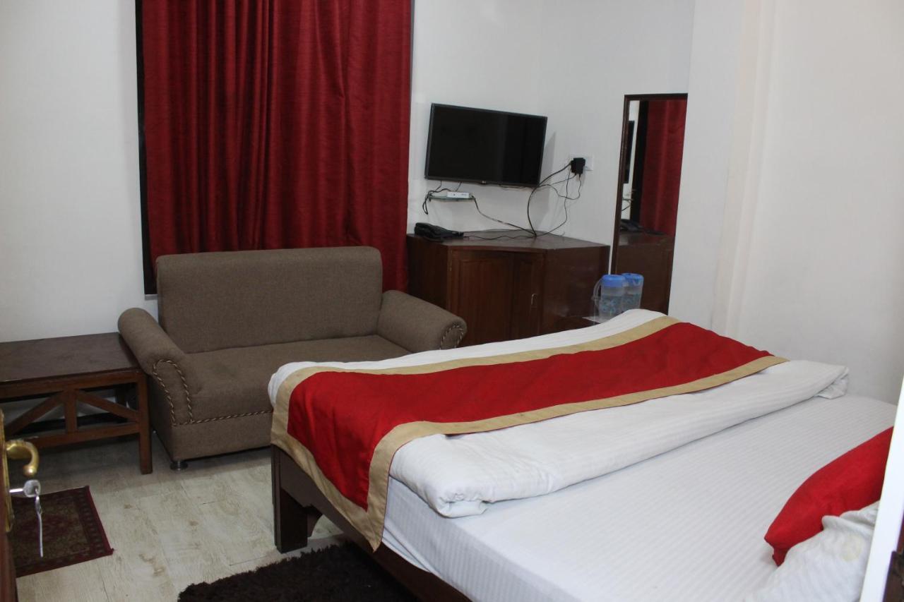 Hotel Dolls Inn Nainital Kültér fotó