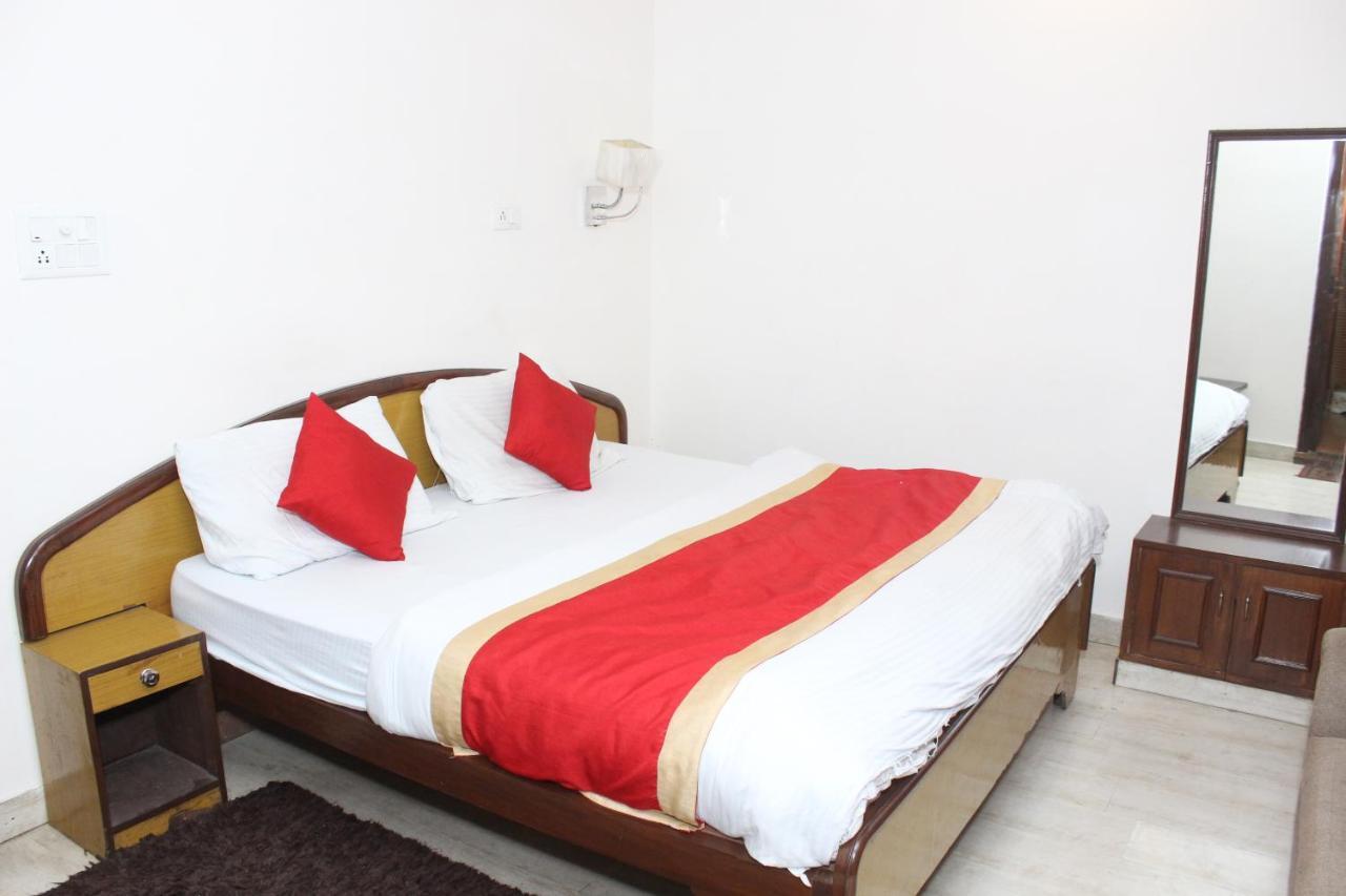 Hotel Dolls Inn Nainital Kültér fotó