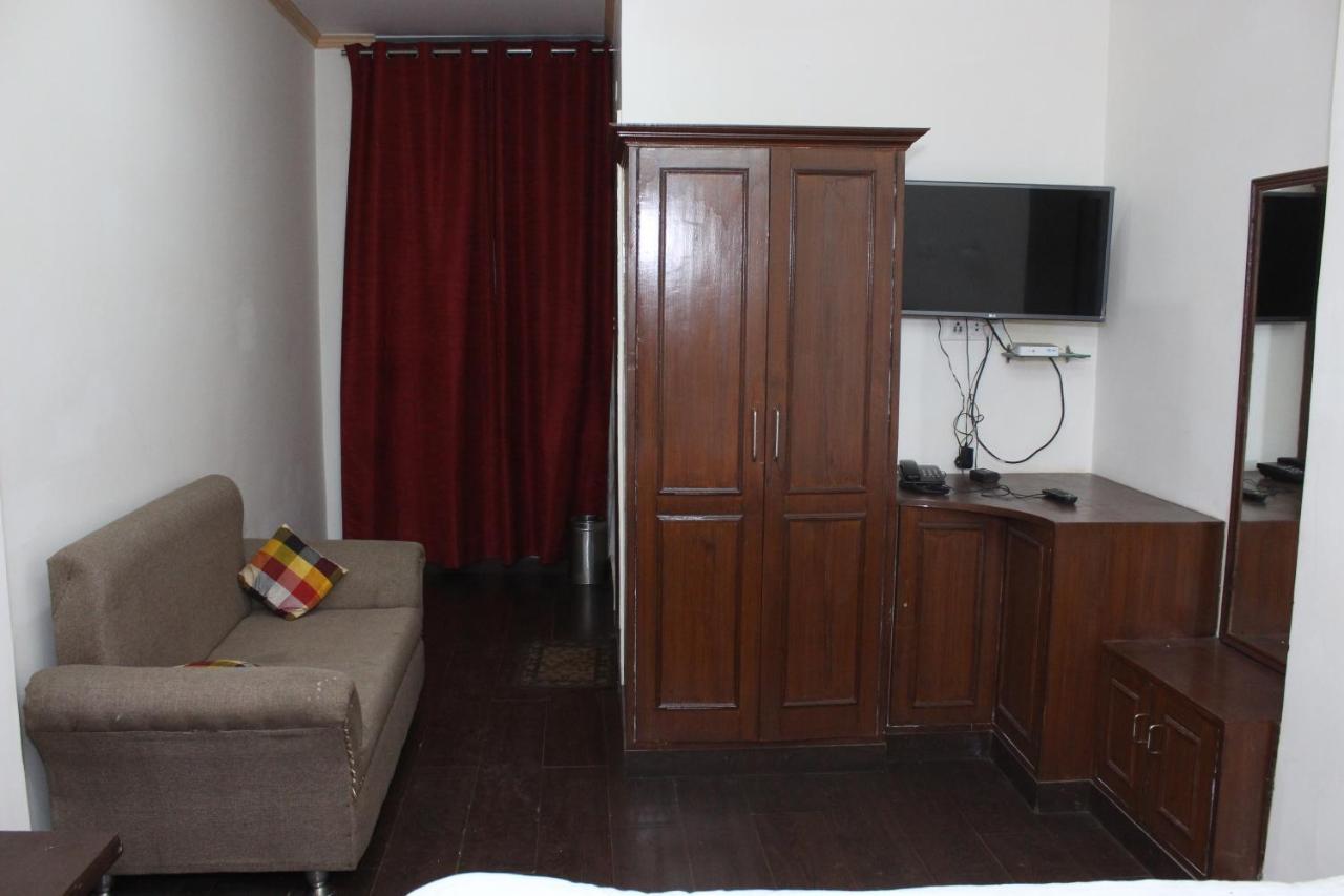 Hotel Dolls Inn Nainital Kültér fotó